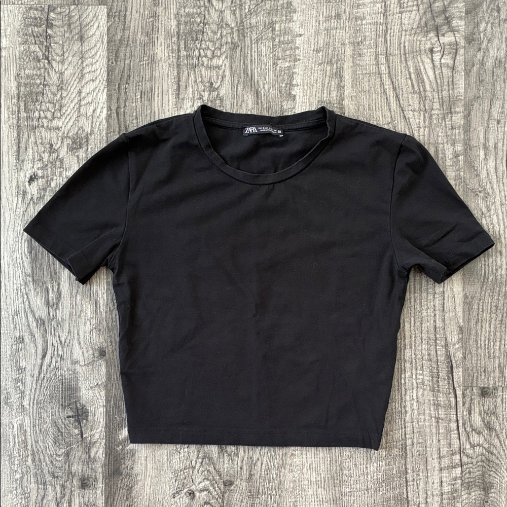 Zara Cropped Tee ✧ Black ✧ Size S
